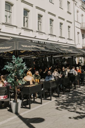 Didelė lauko terasa restorane Laisvės al. 86